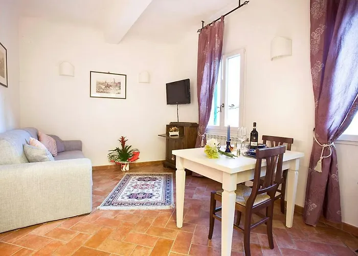 Ellen's Cozy Apartament